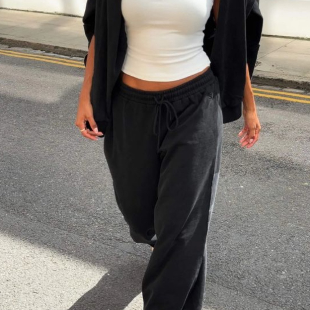 Sweat pants